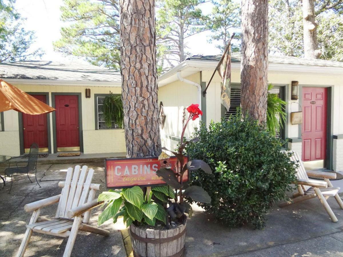 Tradewinds Lodging Bed & Breakfast Eureka Springs Exterior photo